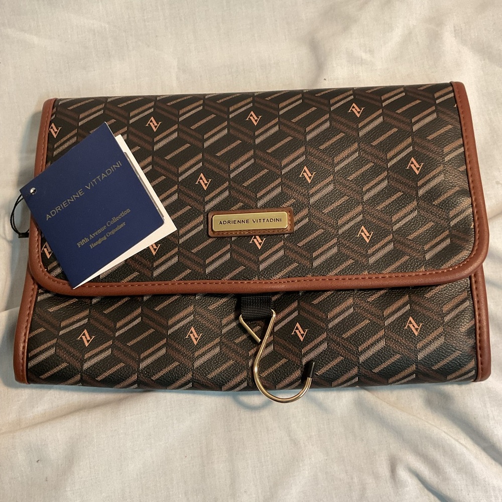 Adrienne Vittadini Brown hanging Travel Cosmetics Organizer Bag (#4).